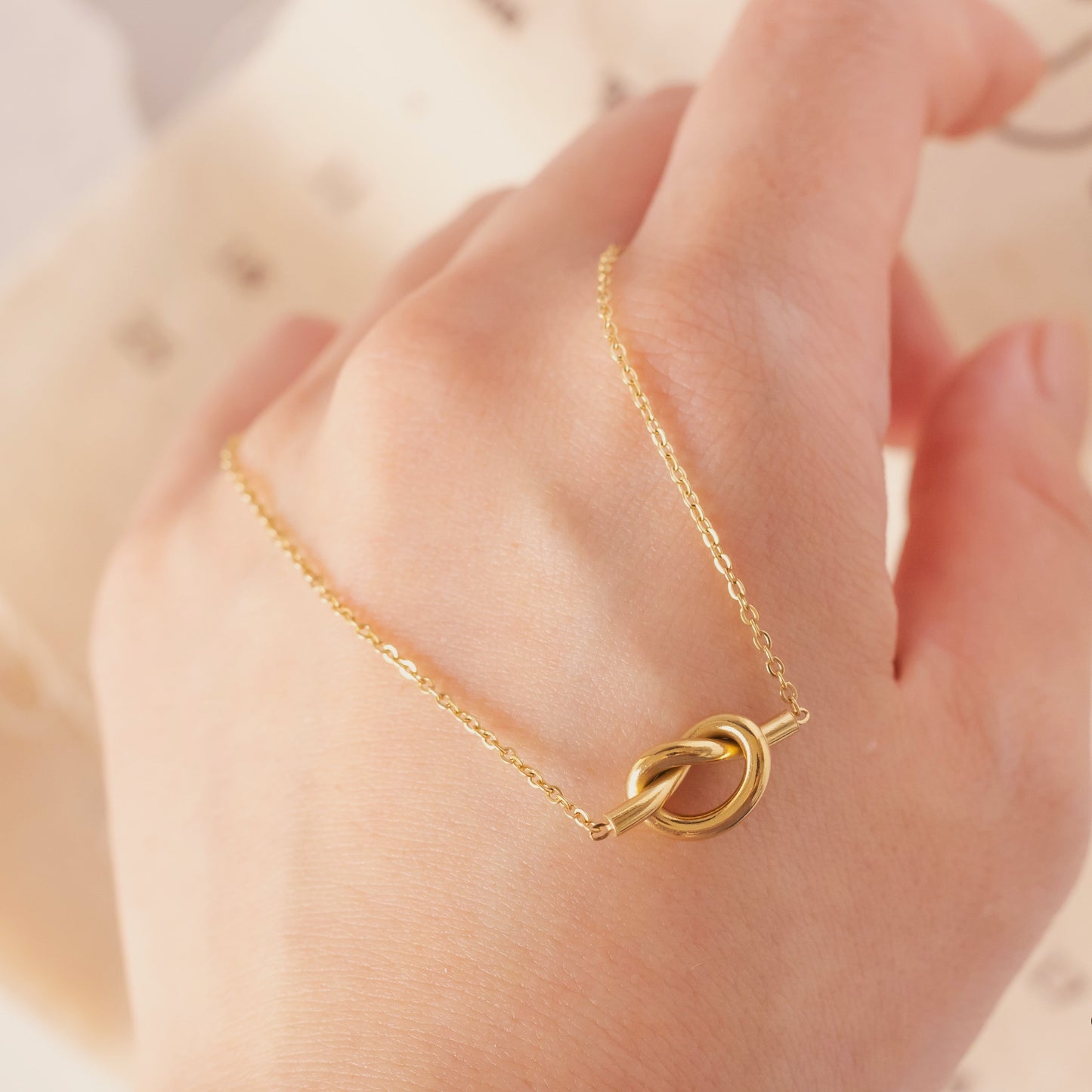 The Knot Necklace